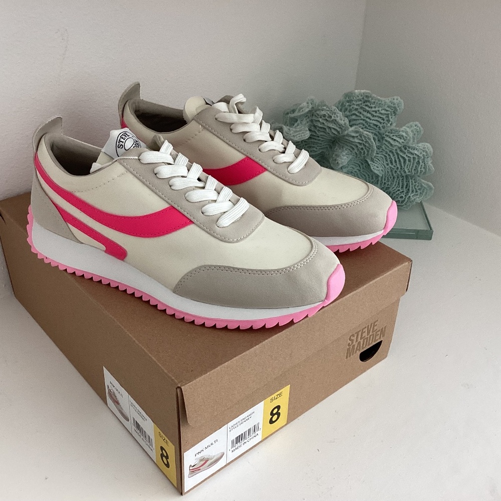 ~HOST PICK~NEW STEVE MADDEN NEUTRAL AND PINK SNEAKERS SHOES Sz 8
